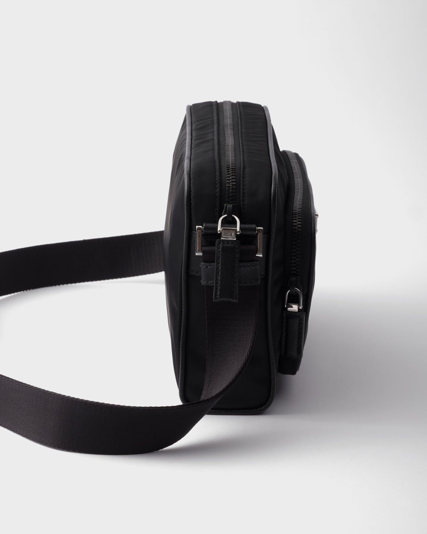 Petit sac porté épaule en Re-Nylon et cuir Saffia